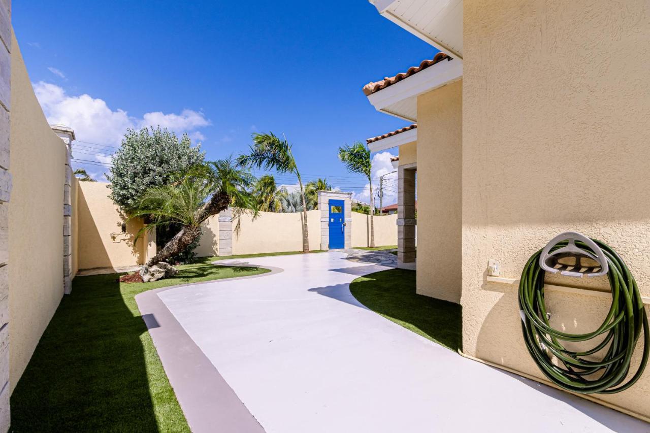 Ruby 15 Villa Palm Beach Eksteriør bilde